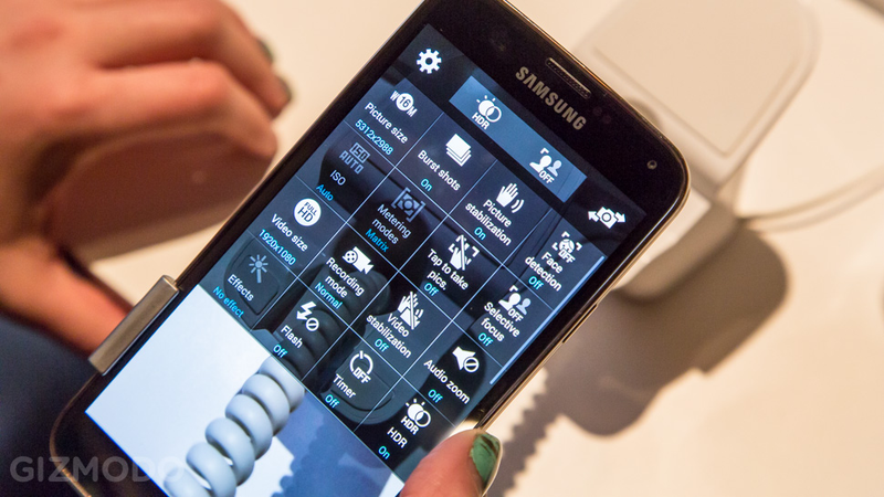 Illustration for article titled Samsung Galaxy S5 Hands On: A Tiny Dimpled Step Into the Future